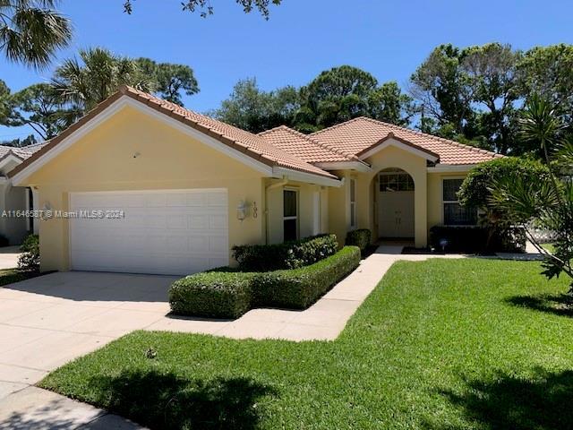 190 S Hampton Dr in Jupiter, FL - Building Photo