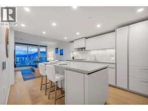 889 Pacific St in Vancouver, BC - Building Photo - Building Photo