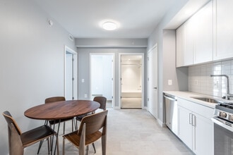 The Lanes at Union Market in Washington, DC - Foto de edificio - Interior Photo