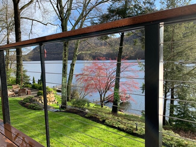 21 Echo Dr in New Milford, CT - Building Photo - Building Photo