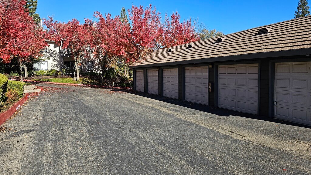El Dorado Village Apartments in El Dorado Hills, CA