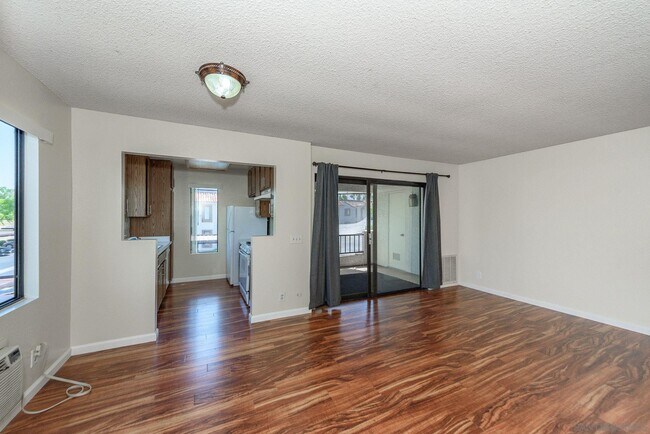 8481 Westmore Rd in San Diego, CA - Building Photo - Building Photo