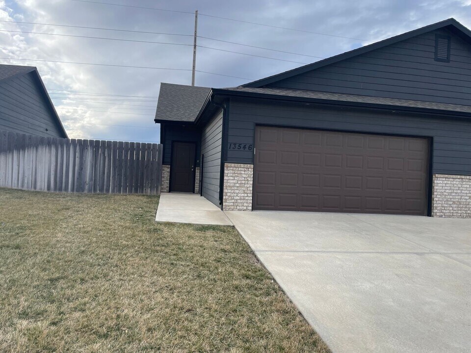 13544-13546 W Haskell Ct in Wichita, KS - Building Photo