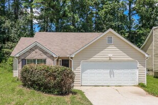 2158 Denson Ln S W in Marietta, GA - Building Photo