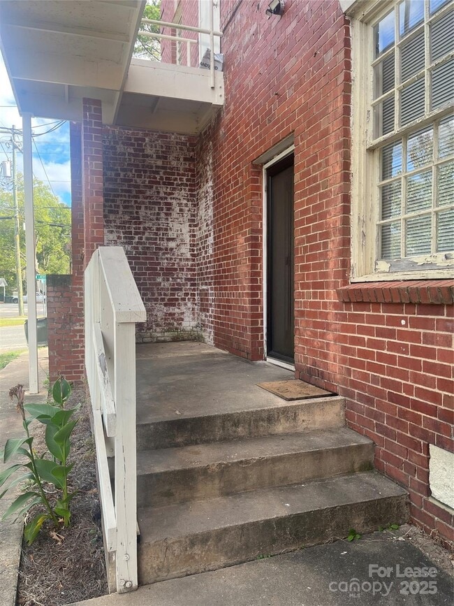 203 W Liberty St in York, SC - Building Photo - Building Photo