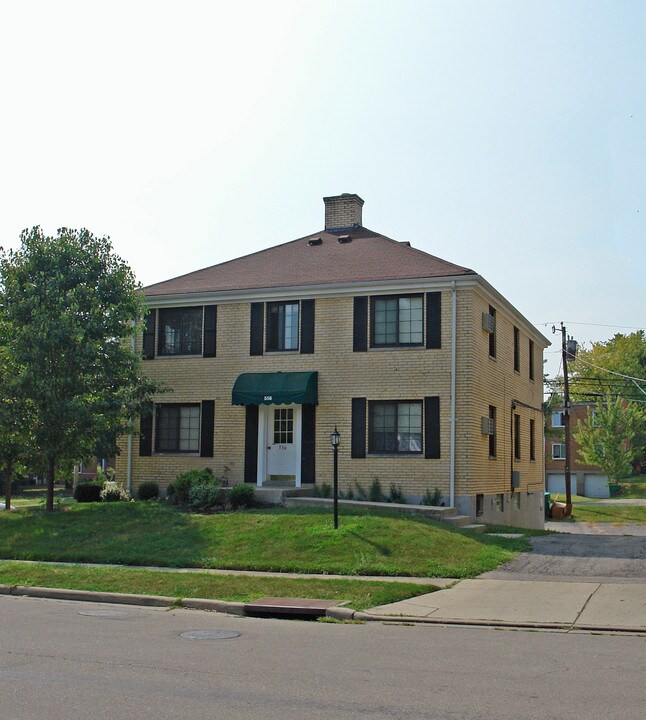 550-556 Corona Ave in Dayton, OH - Building Photo