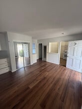 421 E Cedar Ave, Unit B in Burbank, CA - Building Photo - Building Photo