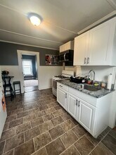 27 Dearborn Ave, Unit Apt 3 in Lynn, MA - Building Photo - Building Photo