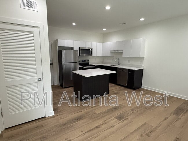 property at 750 Cascade Pl SW