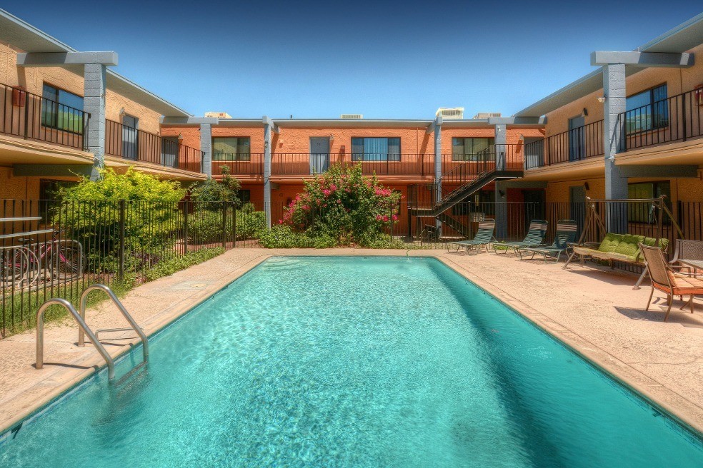 University Fremont Apartments in Tucson, AZ - Foto de edificio