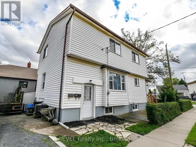property at 25 Delaware St
