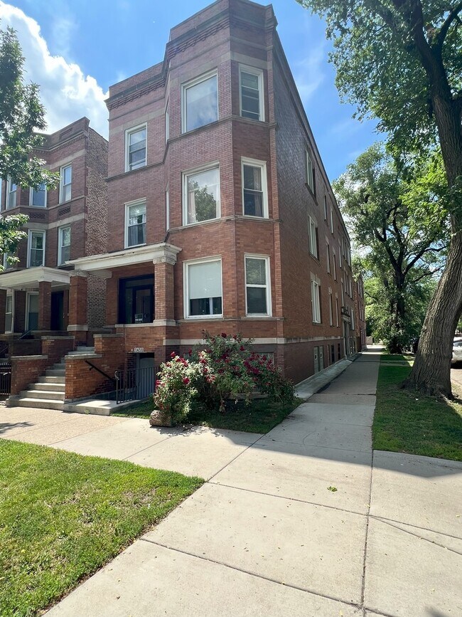 property at 1456 N Kedzie Ave