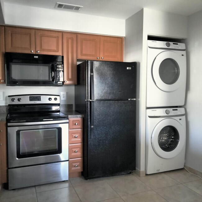 18201 Glenmoor Dr in West Palm Beach, FL - Building Photo - Building Photo