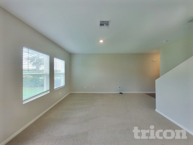 34885 Daisy Meadow Loop in Zephyrhills, FL - Foto de edificio - Building Photo