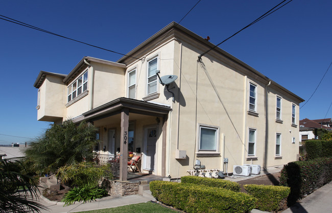 Hawthorn Apartments in San Diego, CA - Building Photo - Building Photo