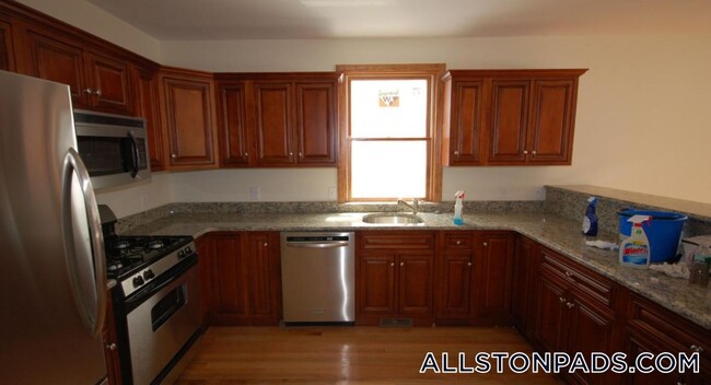 102 Allston St in Boston, MA - Building Photo - Building Photo