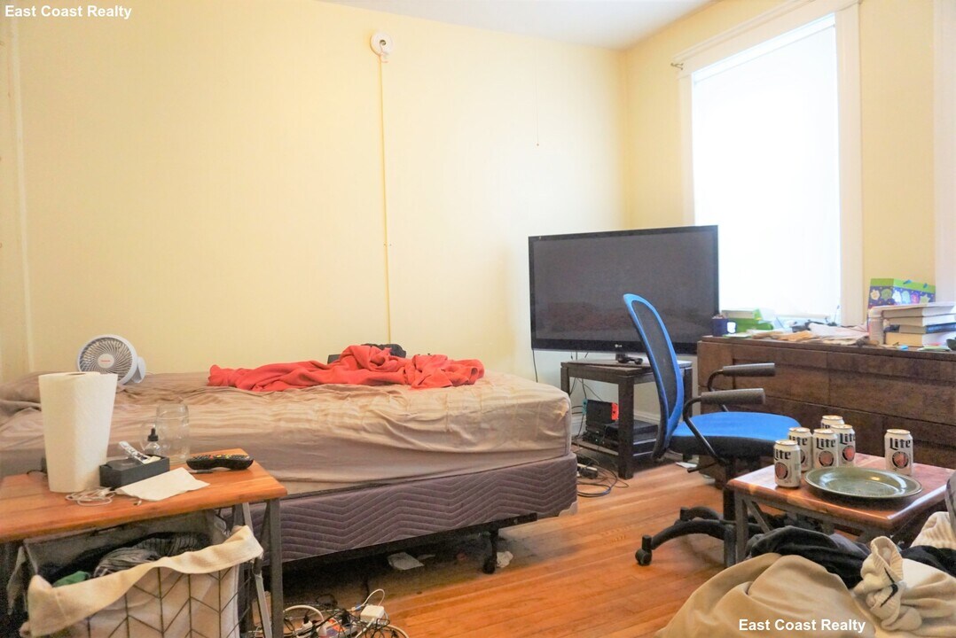 225 Kelton St in Boston, MA - Building Photo
