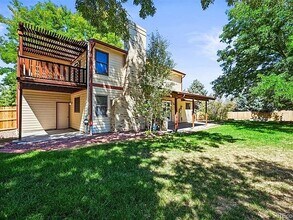 8196 S Logan Ct in Littleton, CO - Building Photo - Building Photo
