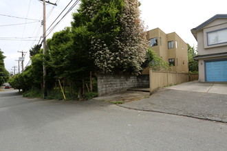 The Graham Apartments in Vancouver, BC - Building Photo - Building Photo