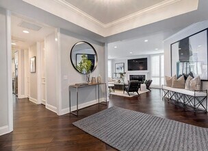 300 N Swall Dr in Beverly Hills, CA - Building Photo - Building Photo