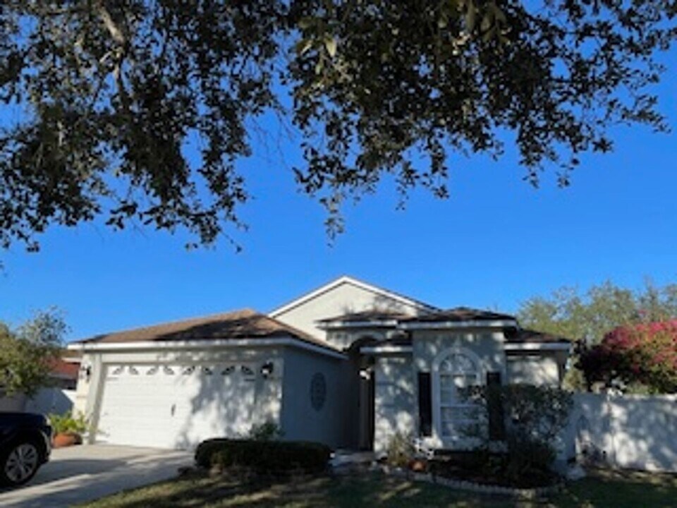 5656 Tughill Dr in Tampa, FL - Building Photo