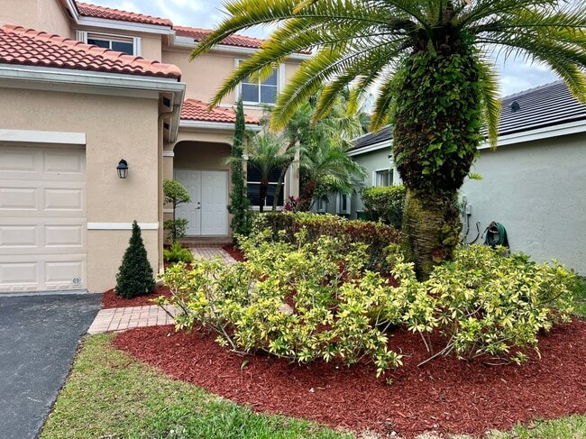 1113 Tupelo Way in Weston, FL - Building Photo - Building Photo