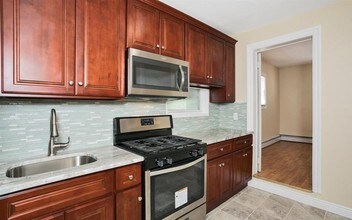 213 Nunda Ave-Unit -2 in Jersey City, NJ - Building Photo - Building Photo