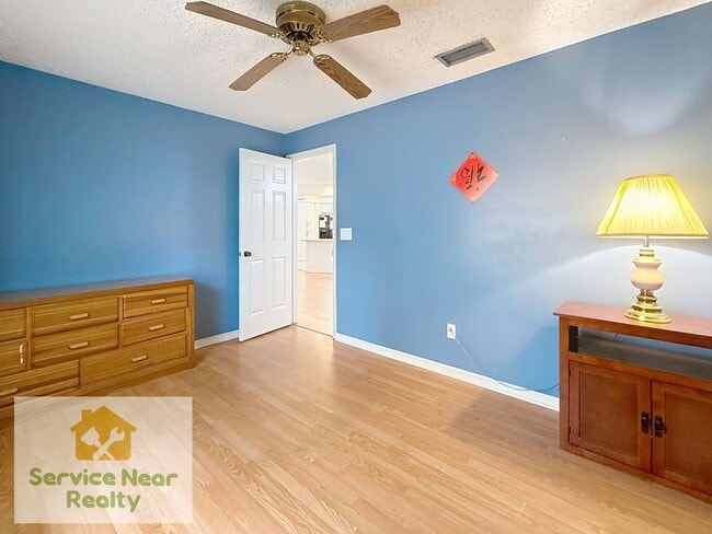 property at 3402 Country Woods Ct