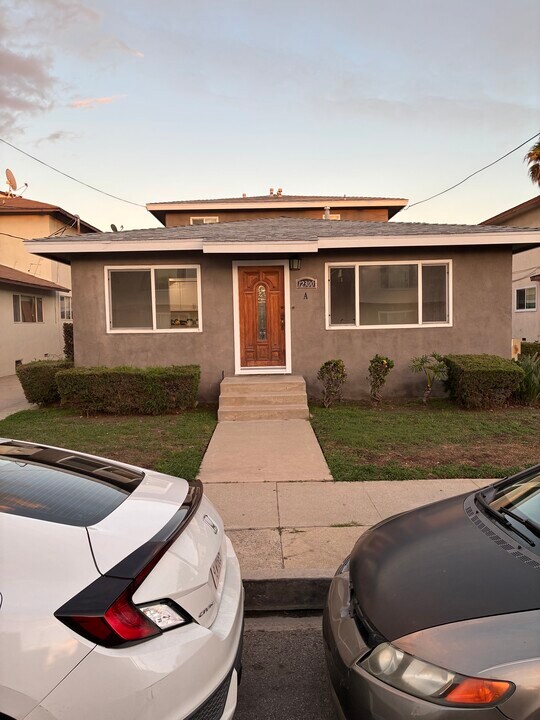 12300 Manor Dr, Unit A in Hawthorne, CA - Foto de edificio