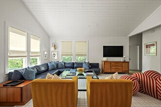 906 Maufrais St in Austin, TX - Building Photo - Building Photo