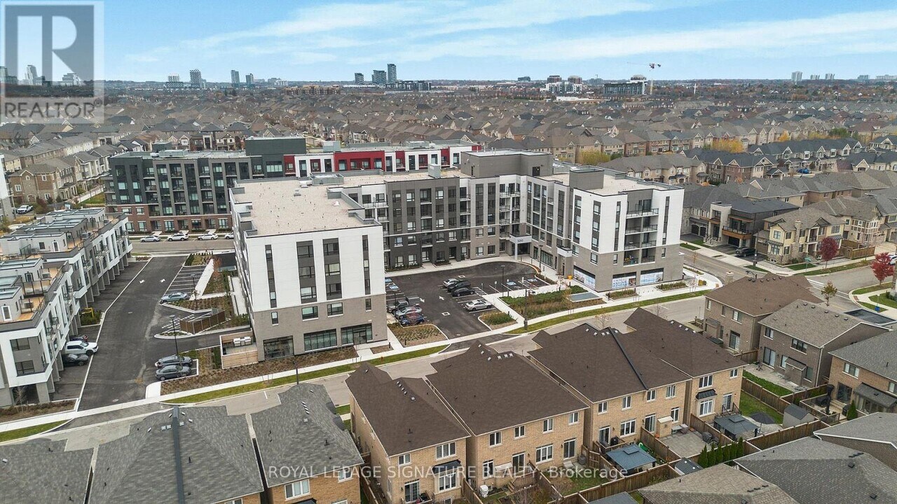 3250 Carding Mill Trail in Oakville, ON - Building Photo