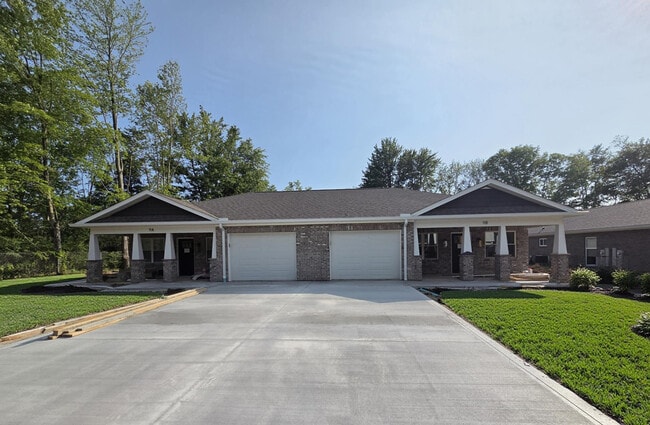 9 Valley Ln in Goshen, OH - Building Photo - Building Photo