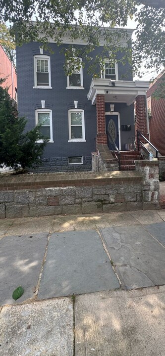437 Locust St, Unit 1 in Mount Vernon, NY - Building Photo