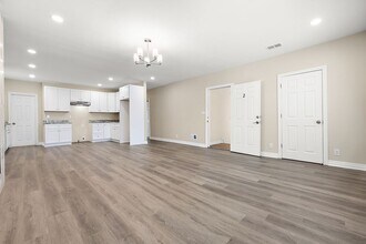 2080 Gladstone St in Detroit, MI - Foto de edificio - Building Photo