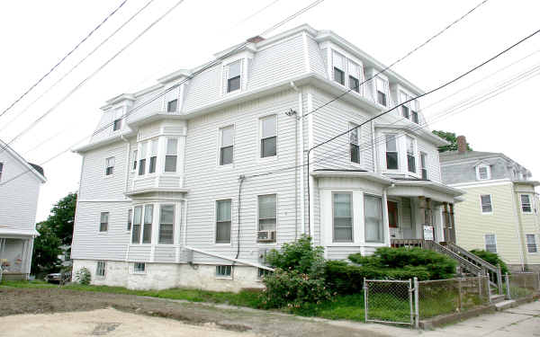 183 Whipple St in Fall River, MA - Foto de edificio - Building Photo