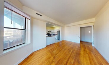 1157 Commonwealth Ave, Unit 1 in Boston, MA - Foto de edificio - Building Photo