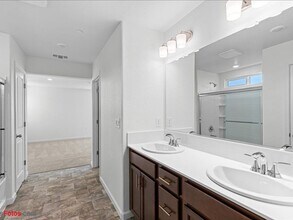 364 Pismo Dr in Lathrop, CA - Building Photo - Building Photo
