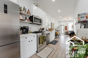 710 N Elizabeth St, Unit 3f in Chicago, IL - Building Photo