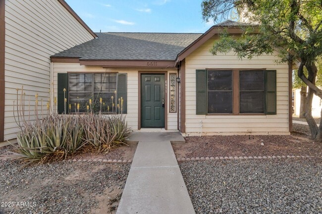 property at 6611 W Kingston Ln