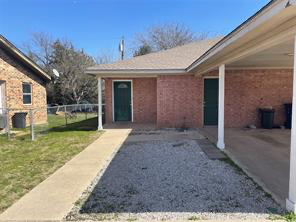 502 N Sewell Dr in Decatur, TX - Building Photo