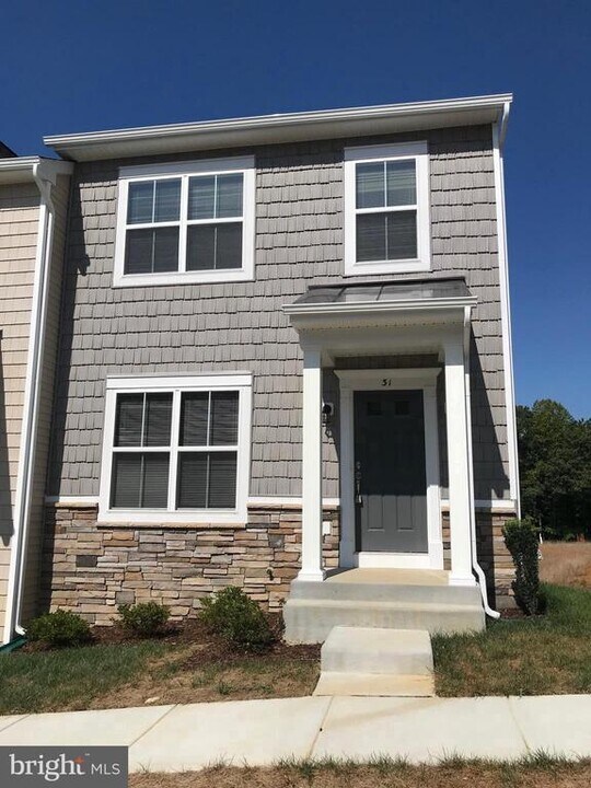 31 Andrews Pl in Fredericksburg, VA - Building Photo