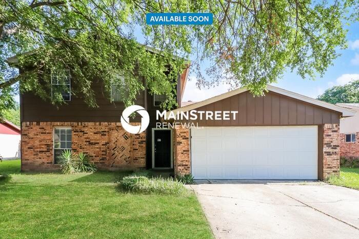 830 Frances Dr in Grand Prairie, TX - Building Photo