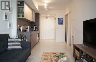 19 Western Battery Rd in Toronto, ON - Building Photo - Building Photo