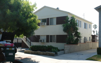 262 W Tujunga Ave in Burbank, CA - Building Photo - Building Photo