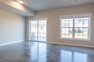 3310 Stoneway Ct, Unit 1 in Champaign, IL - Foto de edificio - Building Photo