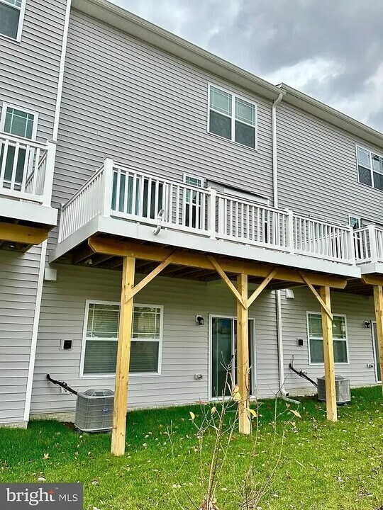 209 Jenkins Way in Glen Burnie, MD - Building Photo