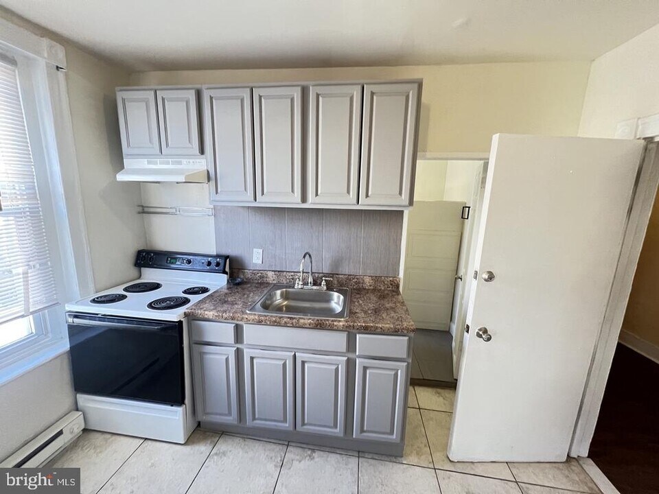176 Manheim St in Philadelphia, PA - Building Photo