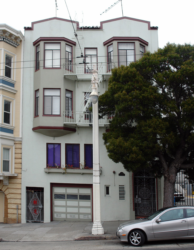 2240 Van Ness Ave in San Francisco, CA - Building Photo - Building Photo