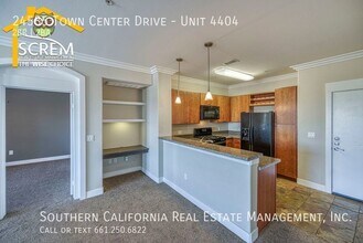 24585 Town Center Dr-Unit -Unit 4404 in Santa Clarita, CA - Foto de edificio - Building Photo