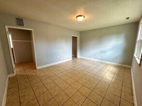 652 Miller Rd in Sumter, SC - Building Photo - Building Photo